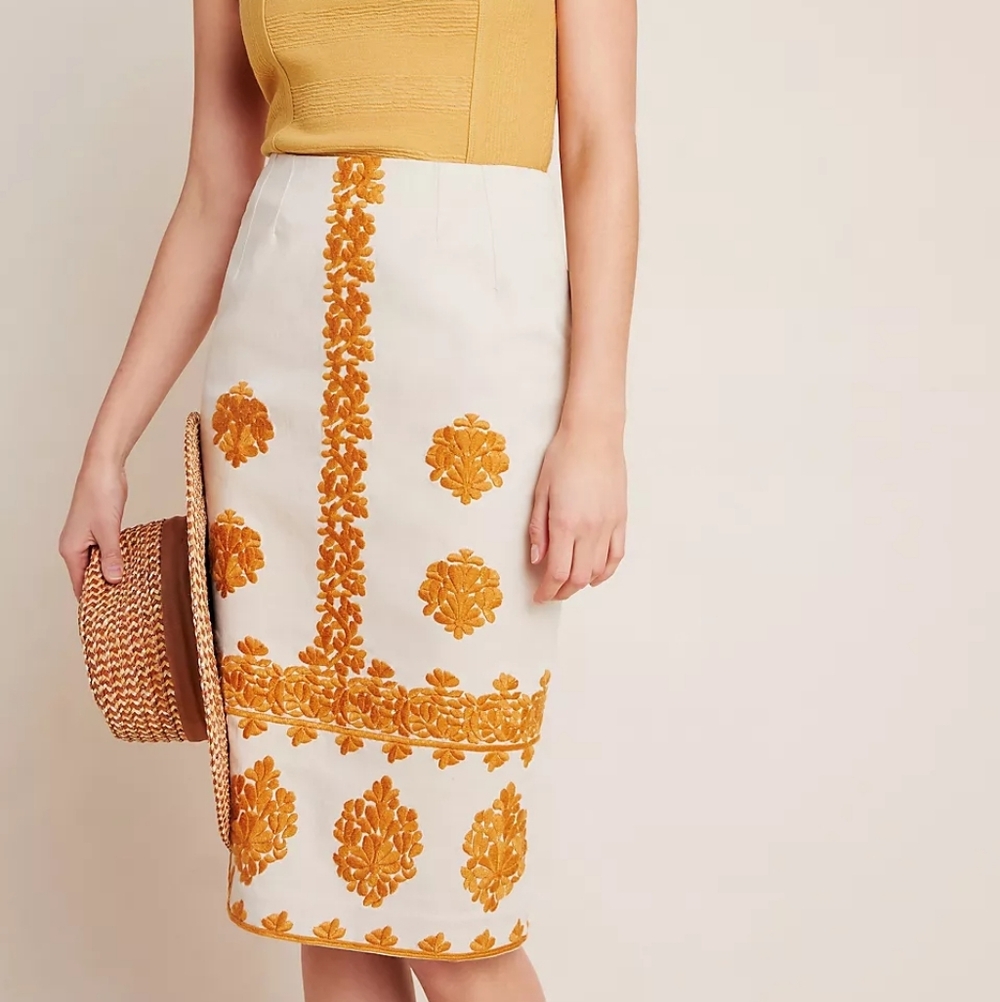 NWT Verona Embroidery Slim Skirt